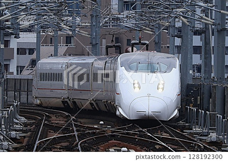 [JR Kyushu] 800 series 1000 series "Tsubame" (Kyushu Shinkansen: Kumamoto Station) 128192300