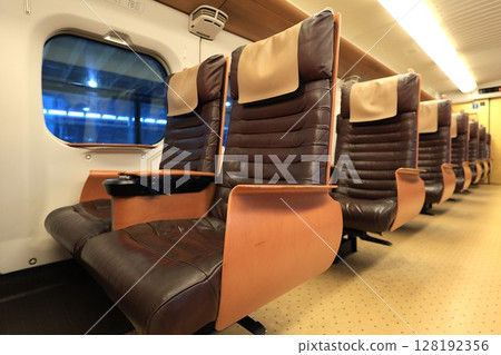 [JR Kyushu] Inside the 800 Series 1000 "Tsubame" Car ~Car No. 2~ (Kyushu Shinkansen) 128192356