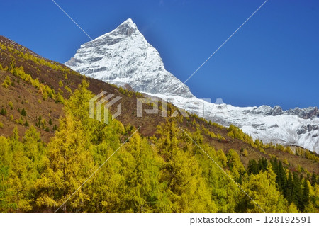 Sichuan Province, Siguniang Mountain and Shuangqiao Valley Hiking 128192591