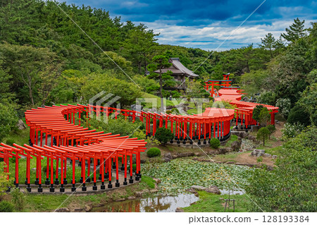 Scenery of Takayama Inari Shrine, Aomori Prefecture 128193384