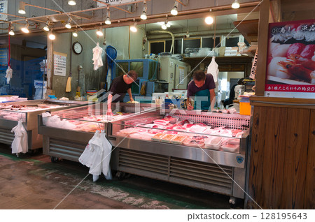 Shopping at the open-air market Shopping at the open-air market 128195643