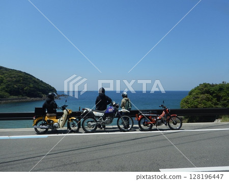 海邊三輪車之旅 128196447