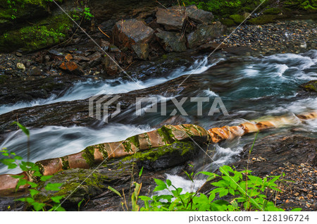 [橫川谷]橫川的蛇石[上伊那郡辰野町] 128196724