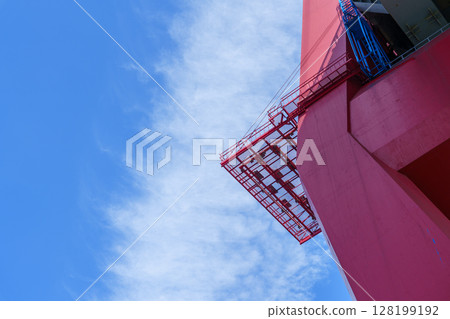 Red bridge piers under blue sky and white clouds - Shanghai Yangpu Bridge Red bridge piers under blue sky and white clouds - Shanghai Yangpu Bridge 128199192