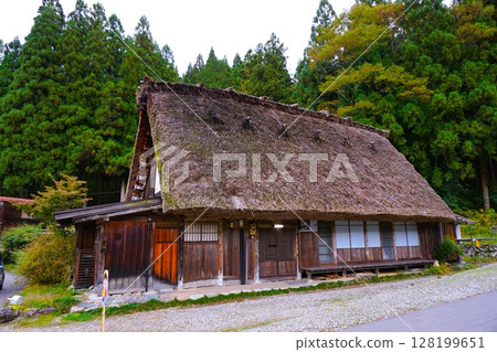 Guesthouse Shimizu Ogimachi Gassho-style Village World Heritage Site Shirakawa-go Thatched Roof 128199651