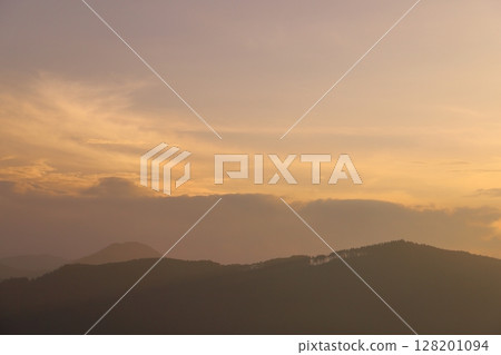 日落天空雲山 日落天空雲山 128201094