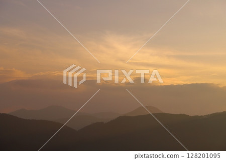 日落天空雲山 日落天空雲山 128201095