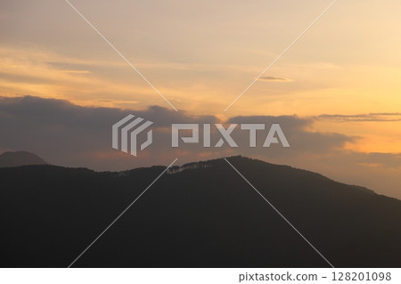 日落天空雲山 日落天空雲山 128201098