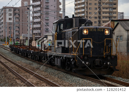 [JR Kyushu Kagoshima Main Line] DE10 series + Chiki 7000 series 128201412