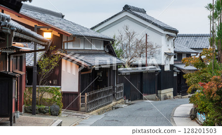 愛宕街道、嵯峨鳥居本傳統建築物群保護區及紅葉。京都府京都市右京區 128201503
