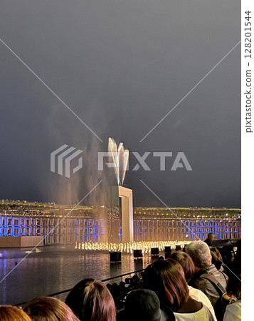 大阪關西世博會2025:水與空氣的盛大表演 大阪關西世博會2025:水與空氣的盛大表演 128201544
