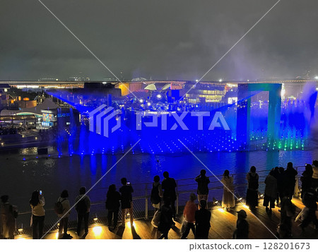 大阪關西世博會2025:水與空氣的盛大表演 大阪關西世博會2025:水與空氣的盛大表演 128201673