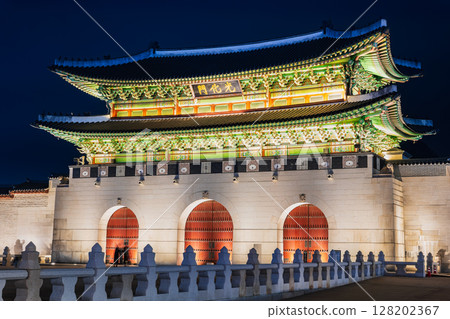 首爾光化門的夜晚 首爾光化門的夜晚 128202367