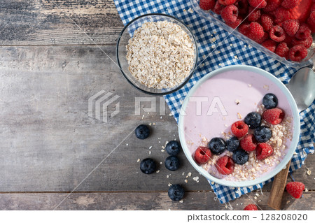 Healthy smoothie bowl with berries 128208020