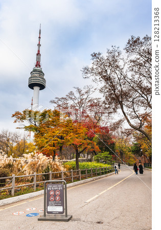 Autumn in Seoul: N Seoul Tower (Namsan Tower) Autumn in Seoul: N Seoul Tower (Namsan Tower) 128213368