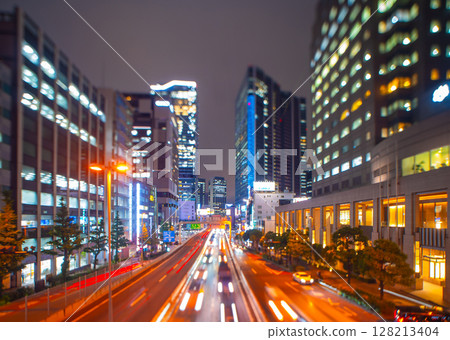 澀谷站、東京和首都高速公路 移軸鏡頭與球形散景 澀谷站、東京和首都高速公路 移軸鏡頭與球形散景 128213404