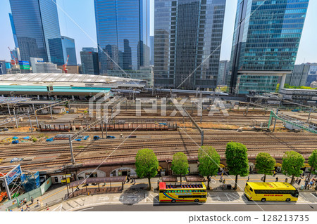 Tokyo, Chiyoda Ward, Marunouchi, KITTE Marunouchi, the area around Tokyo Station seen from KITTE Garden 128213735