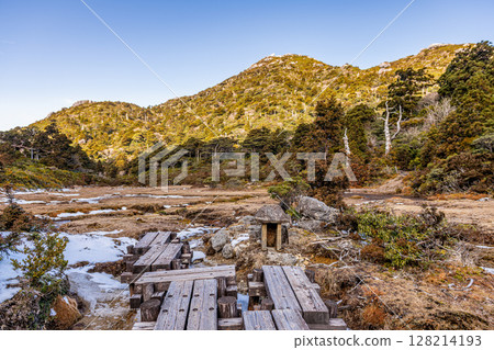 花之川神社與黑見山、世界自然遺產、屋久島（冬季） 128214193