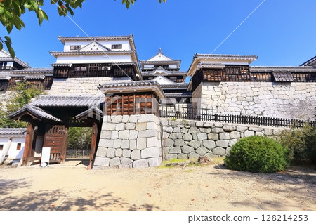 【愛媛郡】秋高氣爽的松山城天守閣(現存12座) 【愛媛郡】秋高氣爽的松山城天守閣(現存12座) 128214253