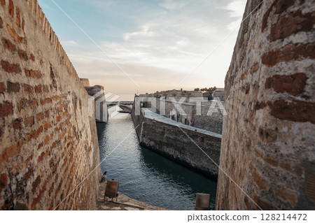 View of the sunset from the Royal Walls. Ceuta, Spain 128214472
