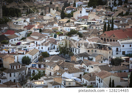 Close up view of the famous Albaicin neighborhood from San Miguel Alto balcony in Granada, Spain. 128214485