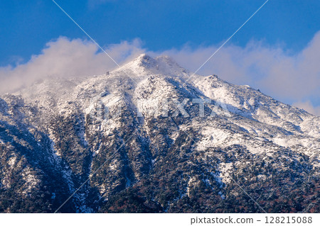Yakushima World Natural Heritage Site, Miyanouradake, one of Japan's 100 famous mountains (winter) 128215088