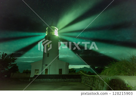 屋久島燈塔之光 屋久島國立公園（夏季 128215903