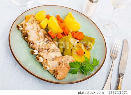 Stewed pork ribs with potato and vegetables 128215971