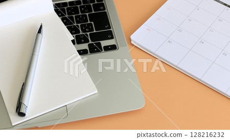 商務PC與行事曆 班次調整 行程管理 16:9 商務PC與行事曆 班次調整 行程管理 16:9 128216232