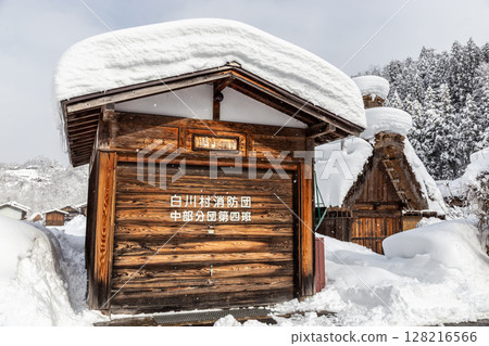 Snow-covered winter World Heritage Site Shirakawa Village (Shirakawa-go) Gifu Prefecture: January 128216566