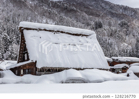 Snow-covered winter World Heritage Site Shirakawa Village (Shirakawa-go) Gifu Prefecture: January 128216770