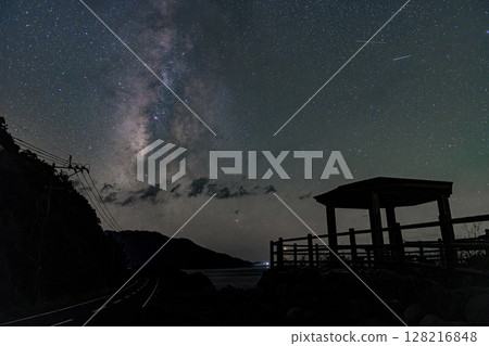 Yakushima Offshore Alps Milky Way (Autumn) 128216848
