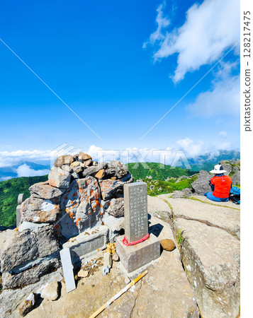 Climbing Mt. Myoko in summer (South Peak Summit) Climbing Mt. Myoko in summer (South Peak Summit) 128217475