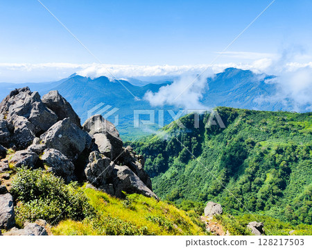 Climbing Mt. Myoko in summer (view of Mt. Kurohime and Mt. Takatsuma from the summit of the southern peak) 128217503
