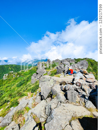 夏季攀登妙高山（南峰頂） 128217599