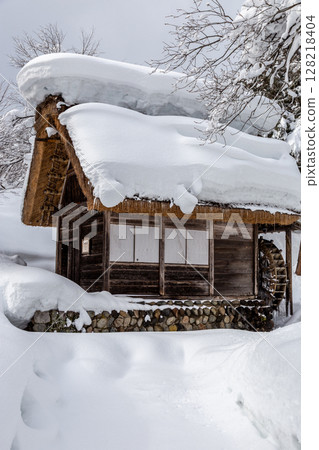 Snow-covered winter World Heritage Site Shirakawa Village (Shirakawa-go) Gifu Prefecture: January 128218404