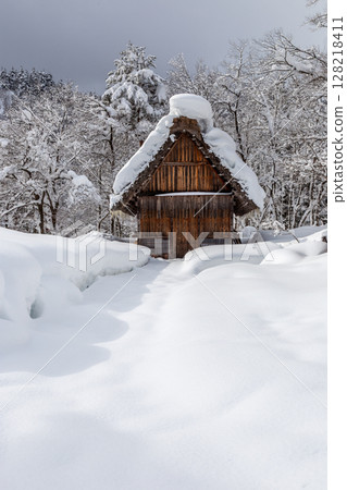 Snow-covered winter World Heritage Site Shirakawa Village (Shirakawa-go) Gifu Prefecture: January 128218411