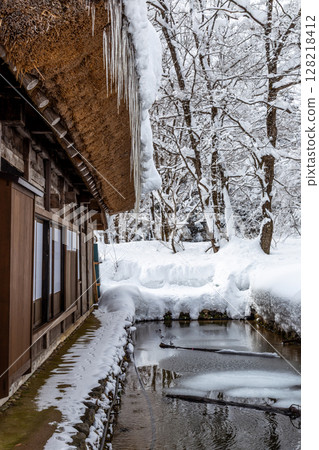 Snow-covered winter World Heritage Site Shirakawa Village (Shirakawa-go) Gifu Prefecture: January Snow-covered winter World Heritage Site Shirakawa Village (Shirakawa-go) Gifu Prefecture: January 128218412