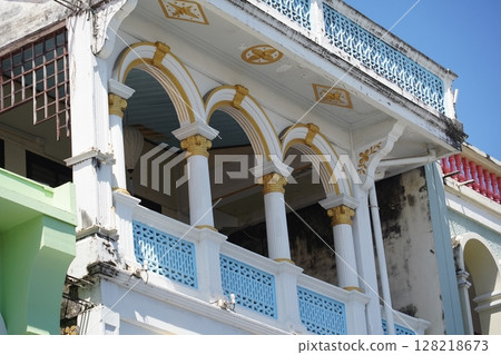 Detailed view of windows, doors and balconies of city buildings Detailed view of windows, doors and balconies of city buildings 128218673