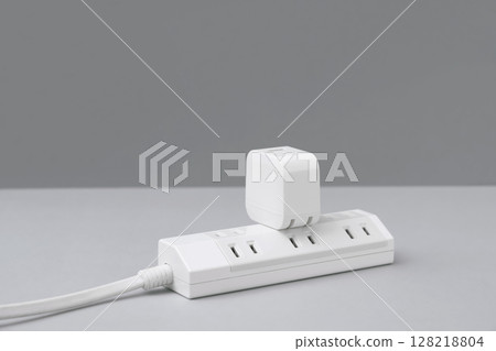 USB 插座、USB 充電器、USB 充電器、USB 插頭。 128218804