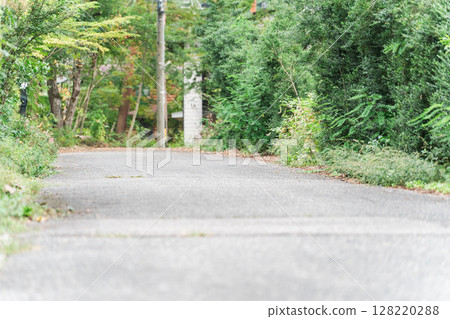 Mountain trails in summer resorts and villa areas 128220288
