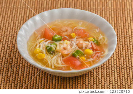 夏日美味：果凍蔬菜素麵 128220710