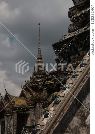 A magnificent and majestic building that reaches to the heavens 128221404