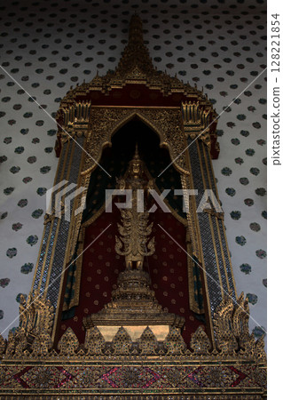 A magnificent and majestic building that reaches to the heavens A magnificent and majestic building that reaches to the heavens 128221854