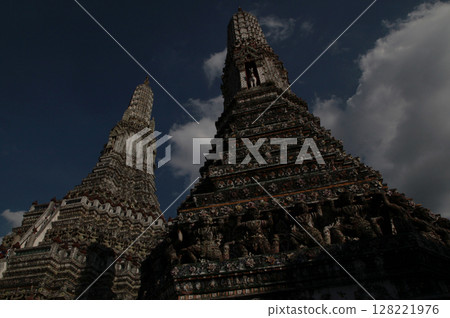 A magnificent and majestic building that reaches to the heavens A magnificent and majestic building that reaches to the heavens 128221976