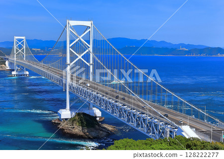 【德島縣】晴天時的大鳴門大橋和鳴門海峽（鳴門漩渦） 128222277