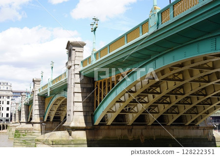 South Bank of the Thames 128222351