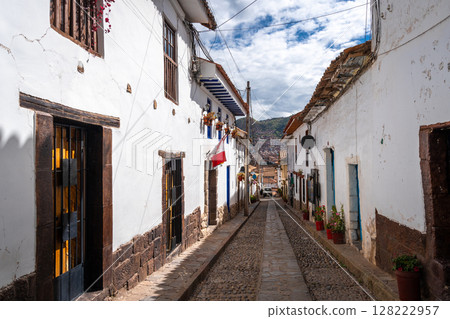 Charming Street in San Blas Neighborhood, Cusco, with Whitewashed Walls 128222957