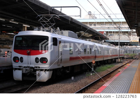 Inspection vehicle E491 series train: East i-E (Shonan Shinjuku Line: Ikebukuro Station) 128223763