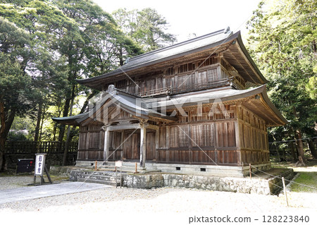 The treasure museum located northwest of the main hall of Izumo Taisha Shrine The treasure museum located northwest of the main hall of Izumo Taisha Shrine 128223840
